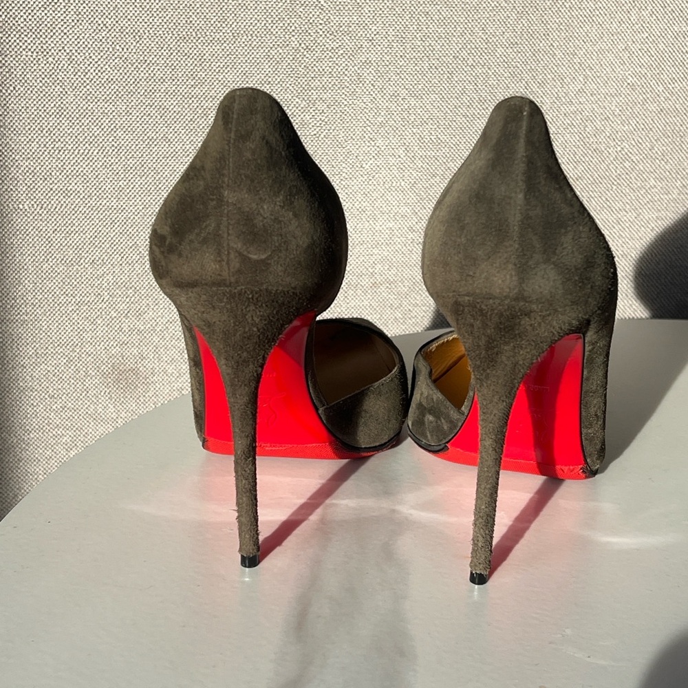Christian Louboutin Iriza 85mm pumps dark/olive Green Suede - Picture 3 of 13